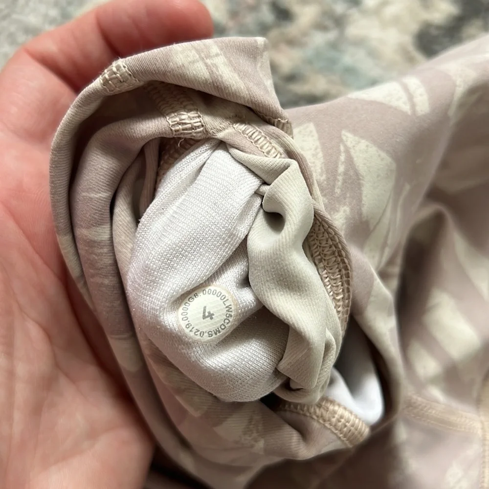 Lululemon Wunder Under High Rise Leggings in Shadow Leaf Light Ivory Muse
